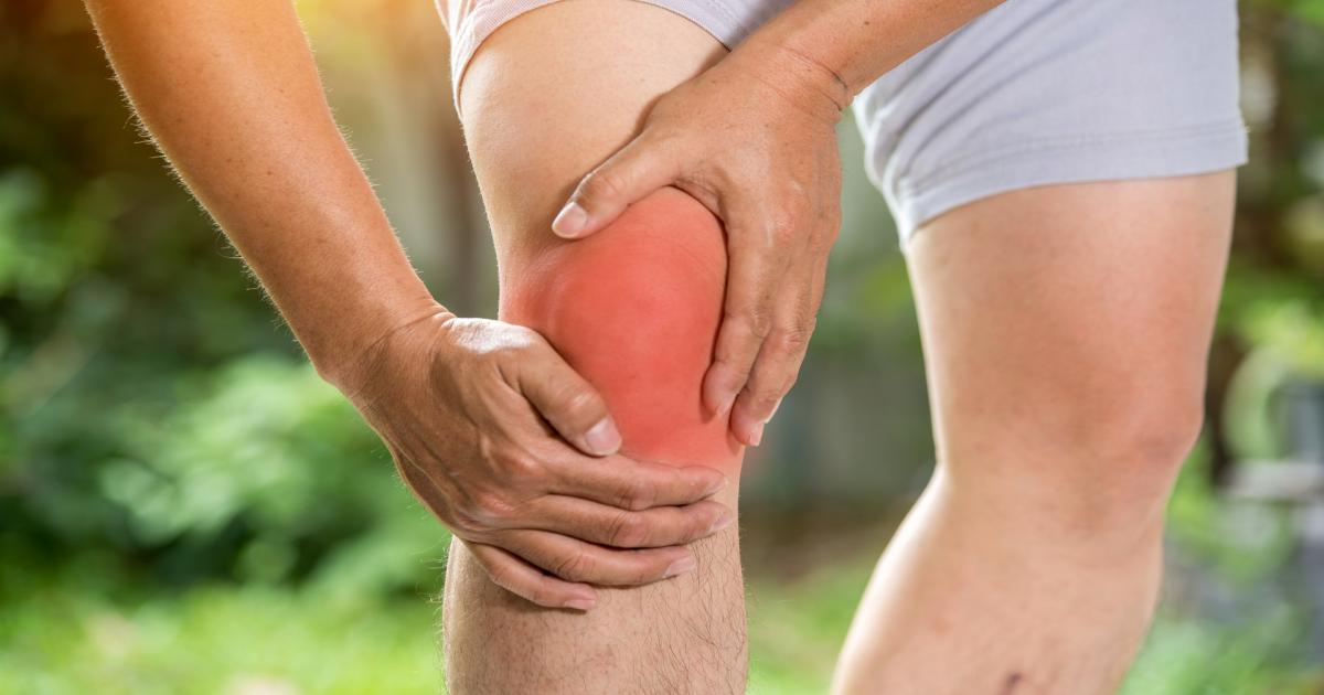 طقطقة الركبة مع ألم طقطقة الركبة مع ألم